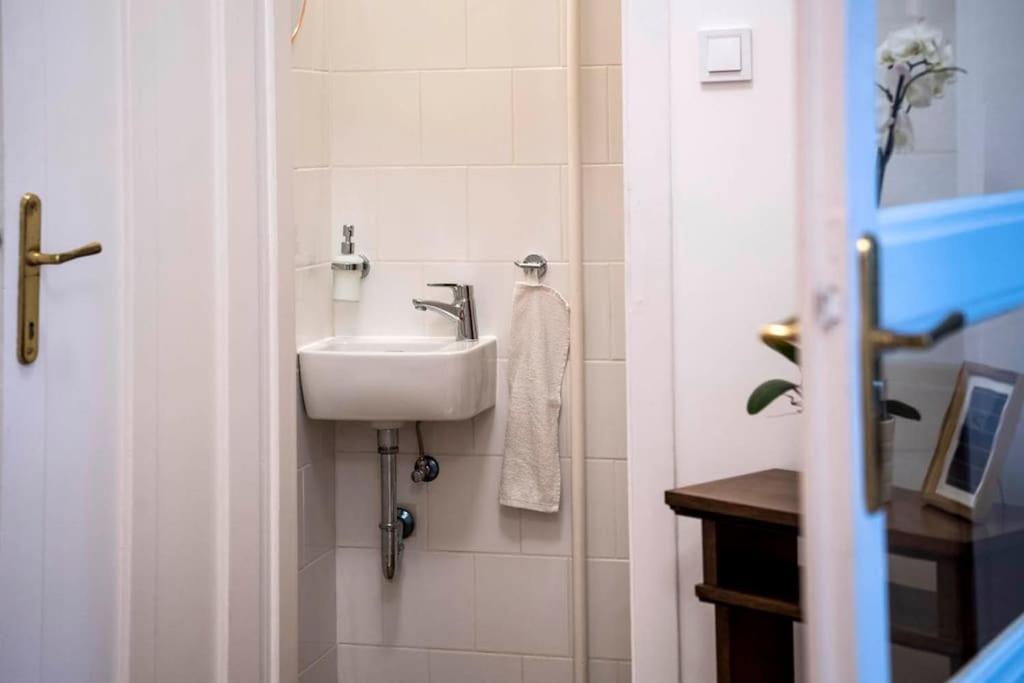 Gorgeous Flat Right Near The City Center Budapesta Exterior foto